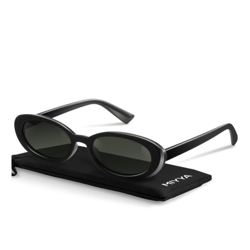 Women’s Polarized Black Oval Sunglasses